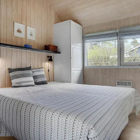 2 Bedroom Gorgeous In *