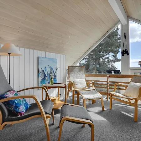 2 Bedroom Gorgeous In Holiday home