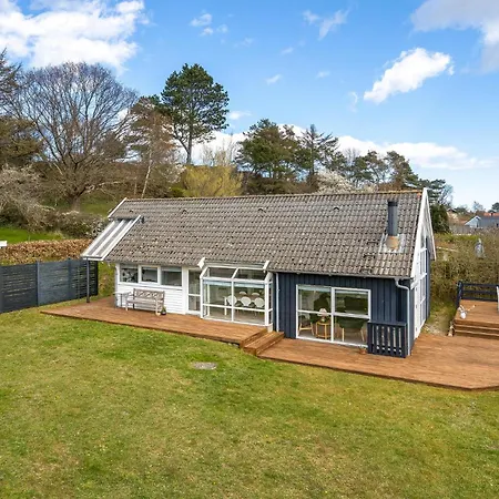 2 Bedroom Gorgeous In *